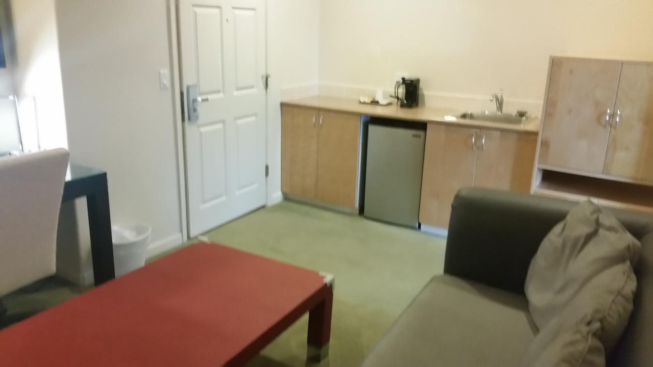 פרנדייל Orca Inn Suites מראה חיצוני תמונה