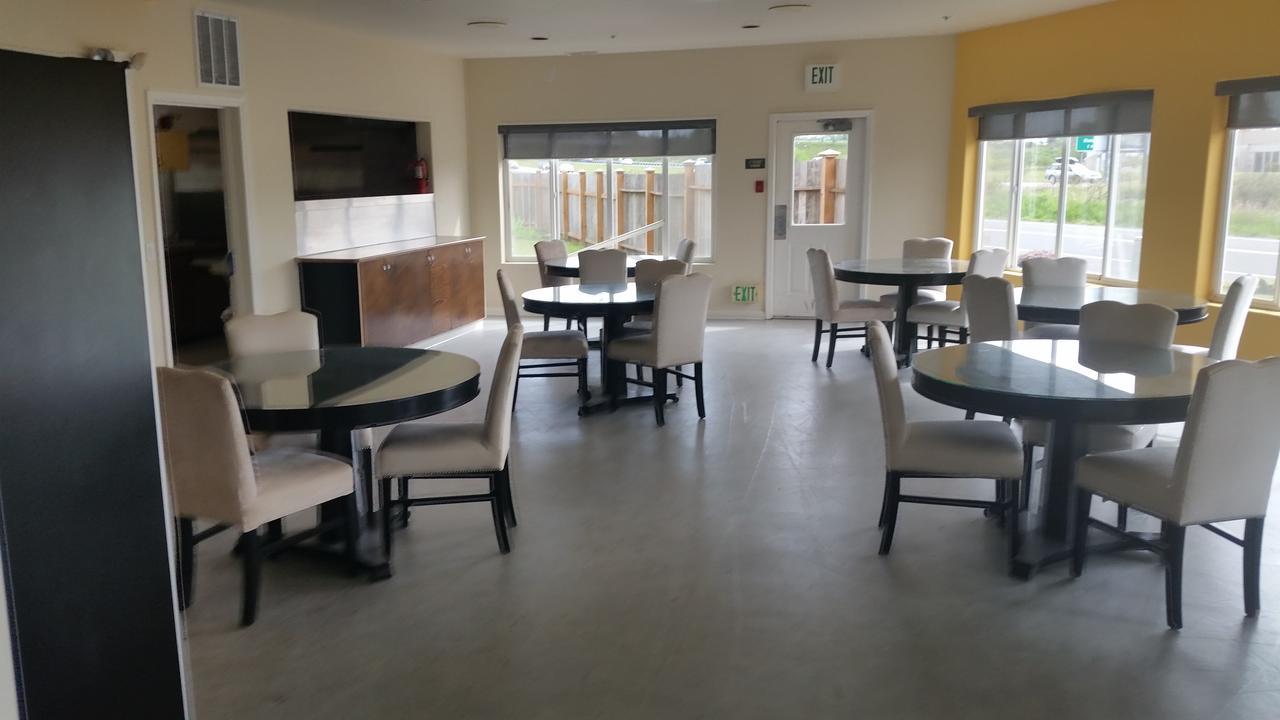 פרנדייל Orca Inn Suites מראה חיצוני תמונה