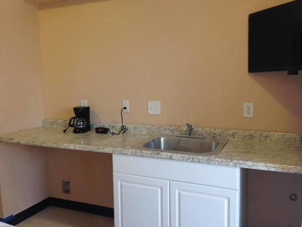 פרנדייל Orca Inn Suites מראה חיצוני תמונה
