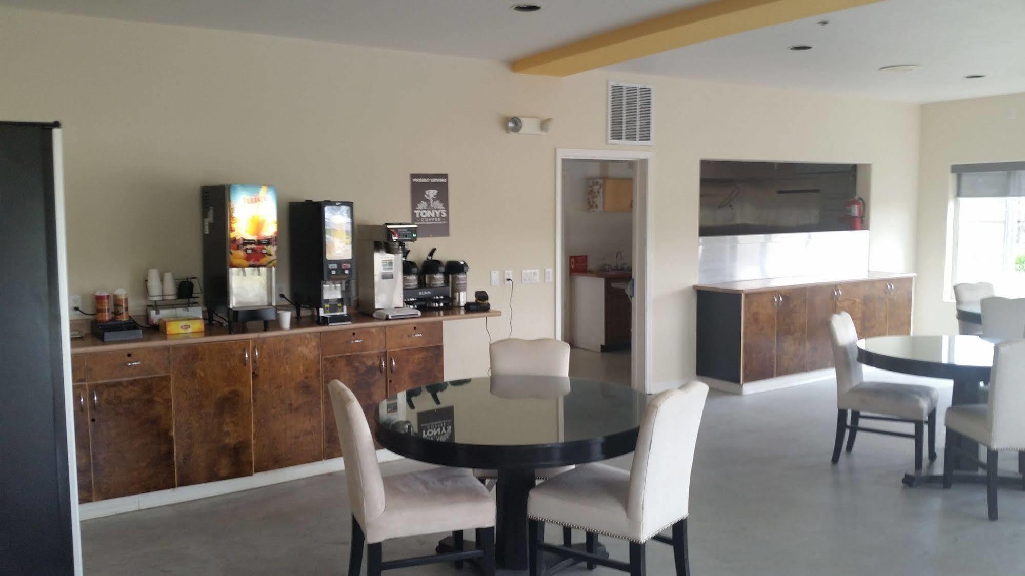 פרנדייל Orca Inn Suites מראה חיצוני תמונה