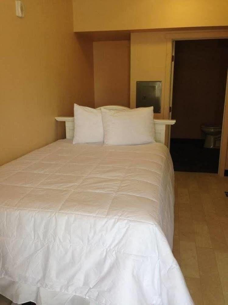 פרנדייל Orca Inn Suites מראה חיצוני תמונה