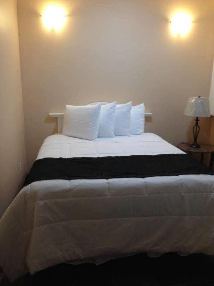 פרנדייל Orca Inn Suites מראה חיצוני תמונה