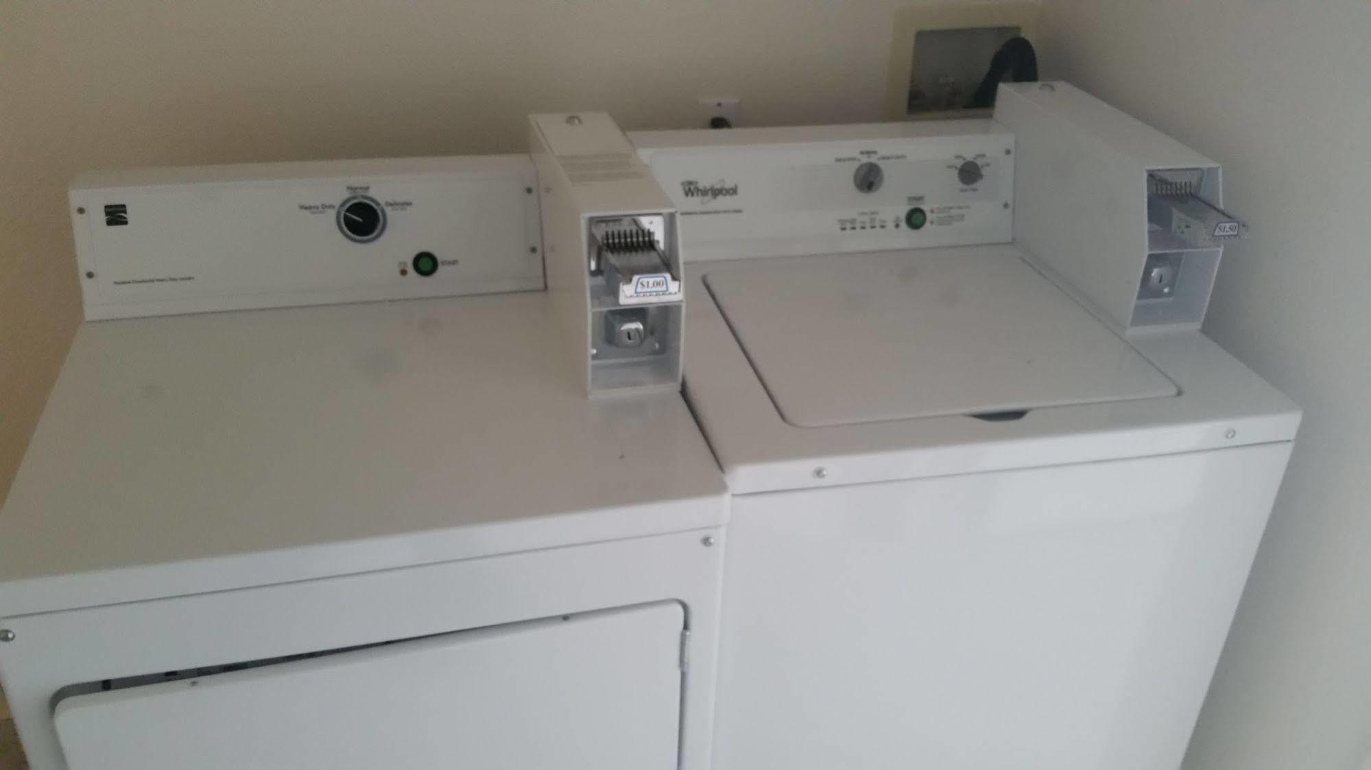 פרנדייל Orca Inn Suites מראה חיצוני תמונה