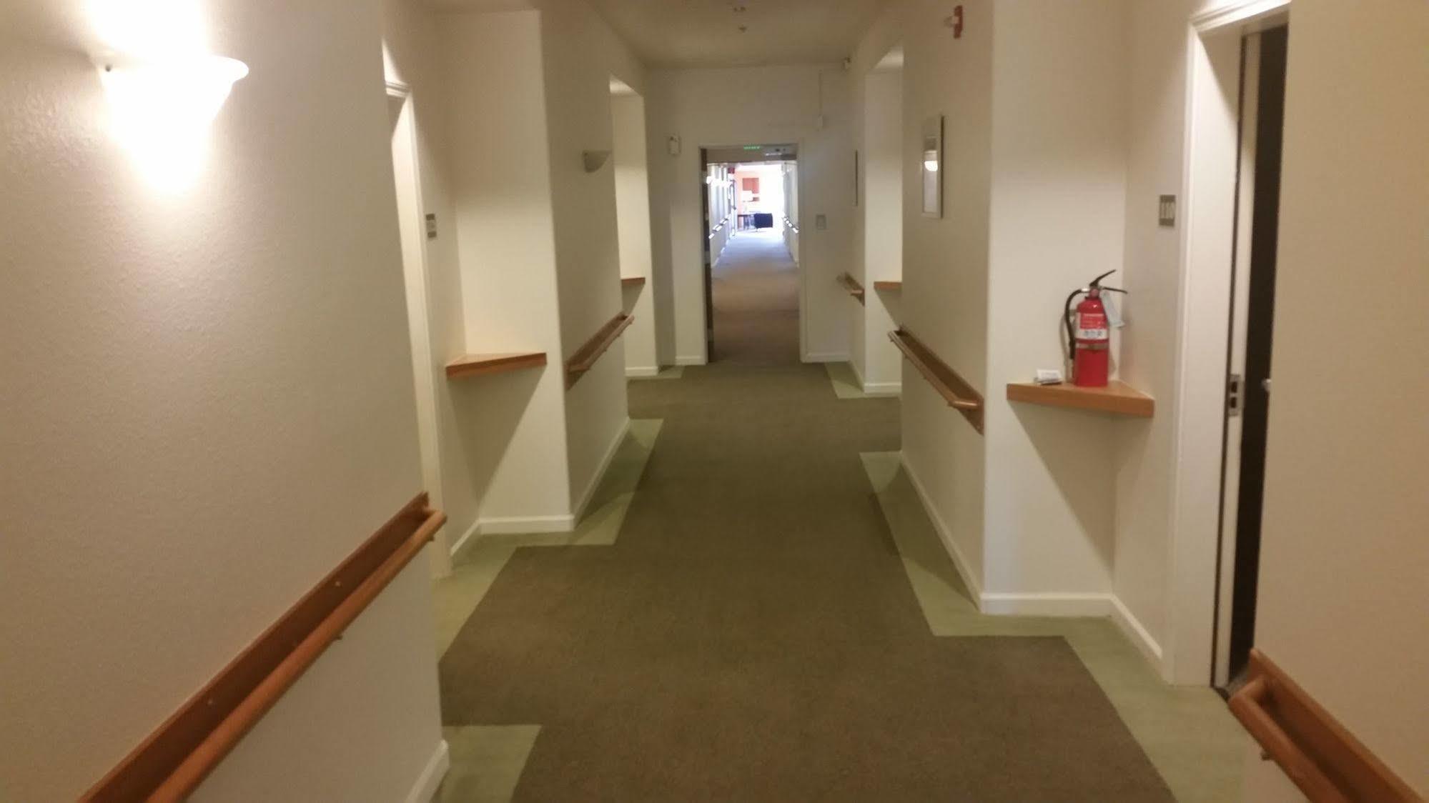 פרנדייל Orca Inn Suites מראה חיצוני תמונה