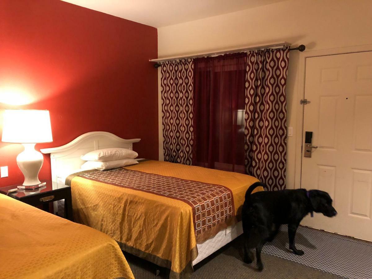 פרנדייל Orca Inn Suites מראה חיצוני תמונה