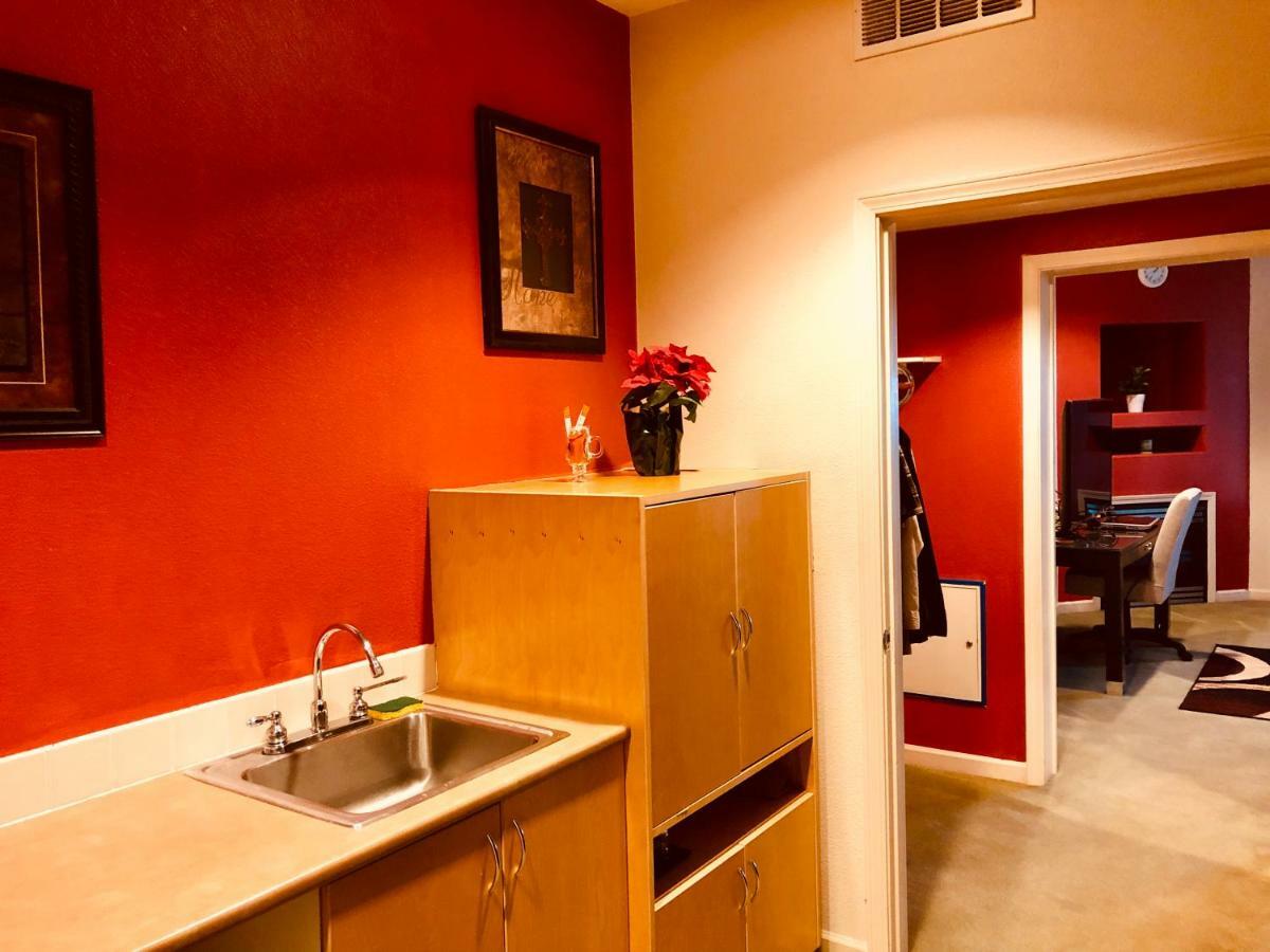 פרנדייל Orca Inn Suites מראה חיצוני תמונה