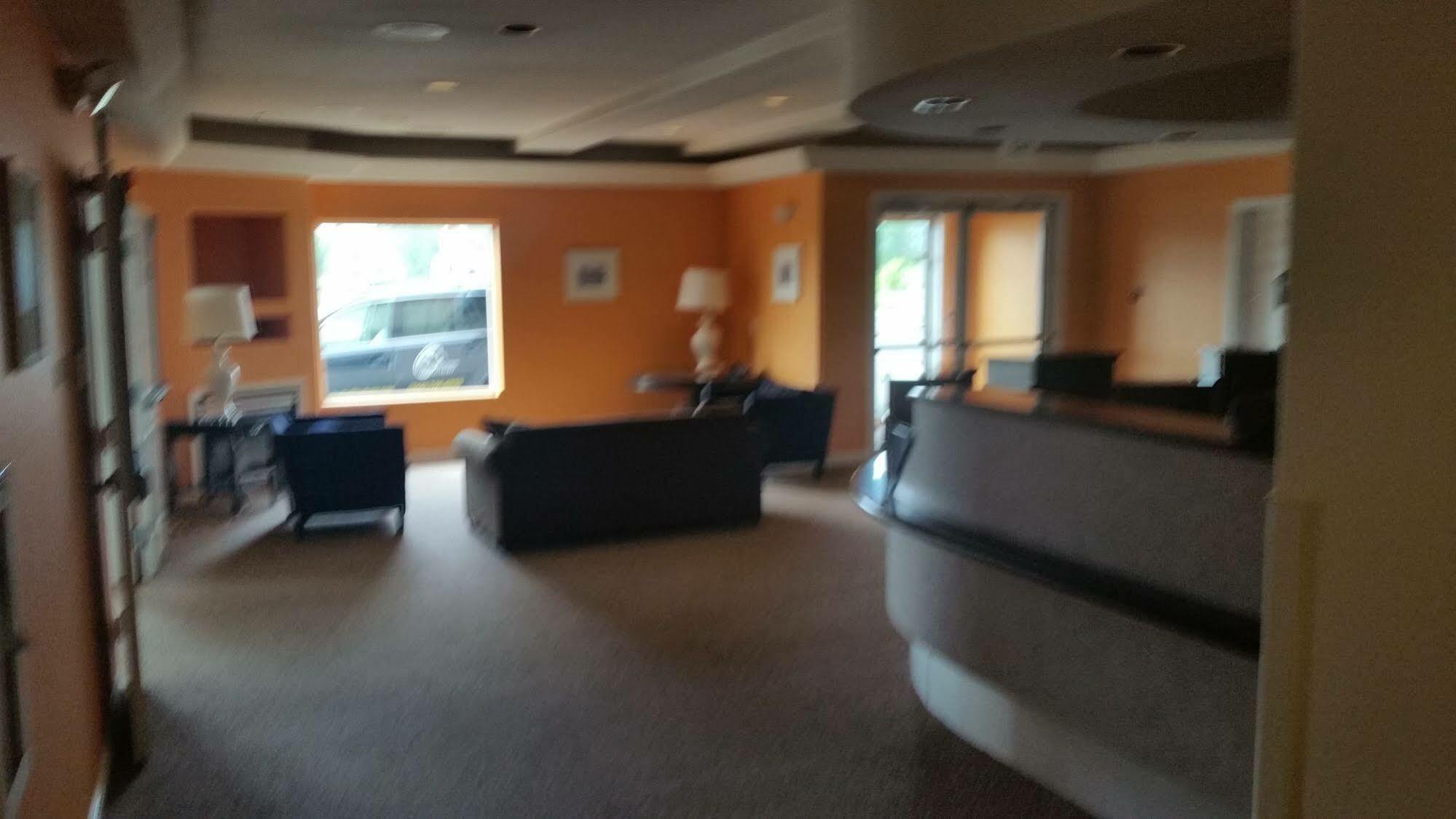 פרנדייל Orca Inn Suites מראה חיצוני תמונה
